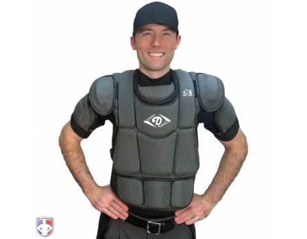 Diamond Umpire Gear Diamond IX3 Umpire Chest Protector 4 Diamond Umpire Gear Diamond IX3 Umpire Chest Protector - Image 4