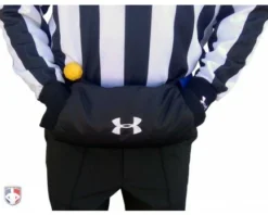 Under Armour Undeniable Handwarmer -UMPLIFE Shop UA WARMER WORN FRONT CLOSEUP HANDS IN
